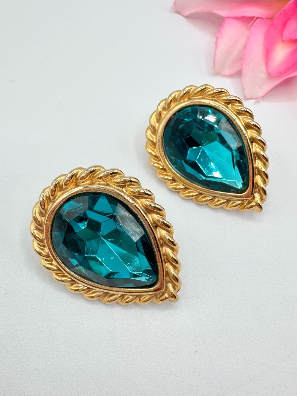 Vintage Chunky Teal Teardrop Foil Back Rhinestone Gold Tone Bezel Stud Earrings